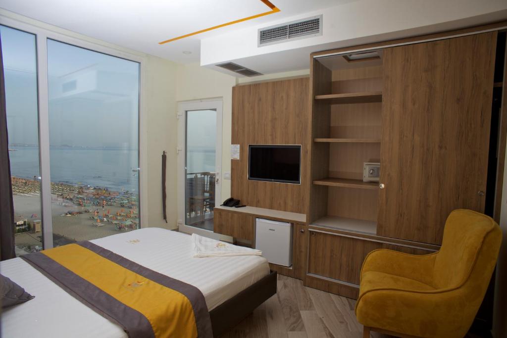 Family Room with Sea View